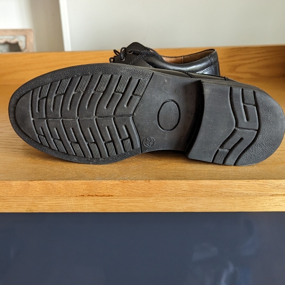 Like new men's black Protocol shoes size 10M - Picture 3 of 3
